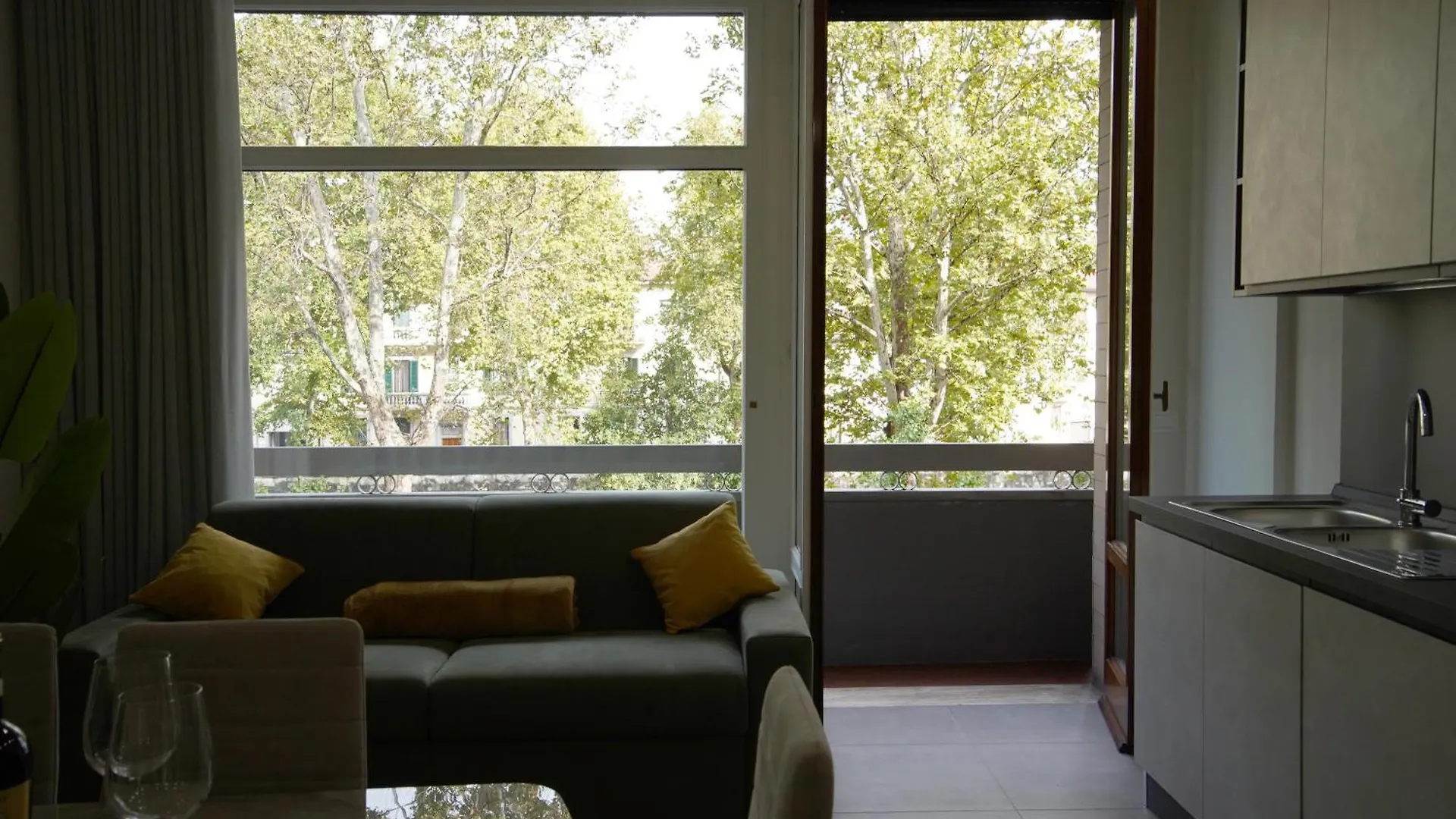 Redi Apartments Florens